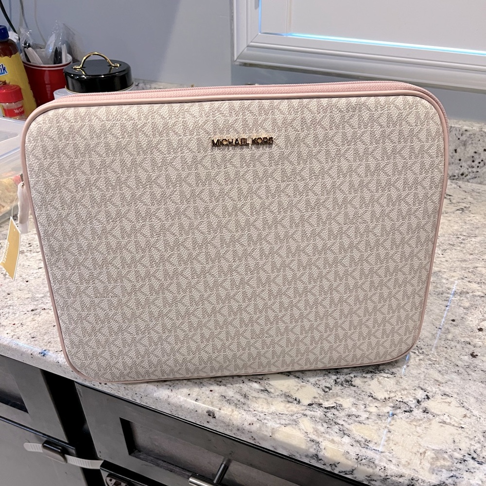Michael kors laptop bag